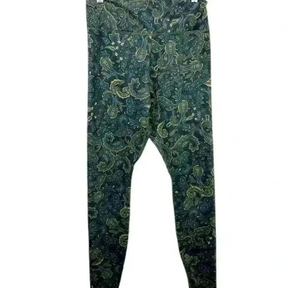 Kiragrace Paisley Print Leggings. Size Medium - Picture 2 of 7